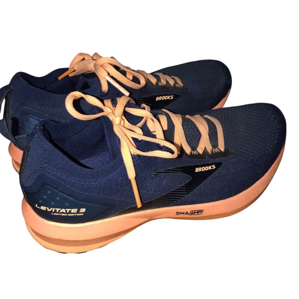 Brooks Levitate 3 sneakers Women’s Size 8